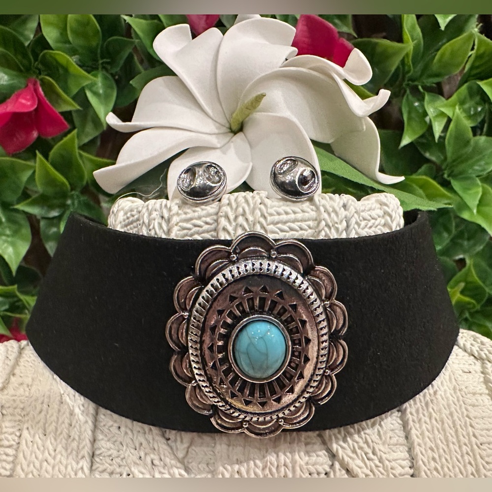 Black and Blue Velvet Choker Necklace with Earrings with Turquoise Accents NWT